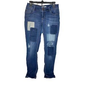 Est. 1946 Denim Women’s Sz 6 Boho  Embroidered Distress Patch Ankle Jean